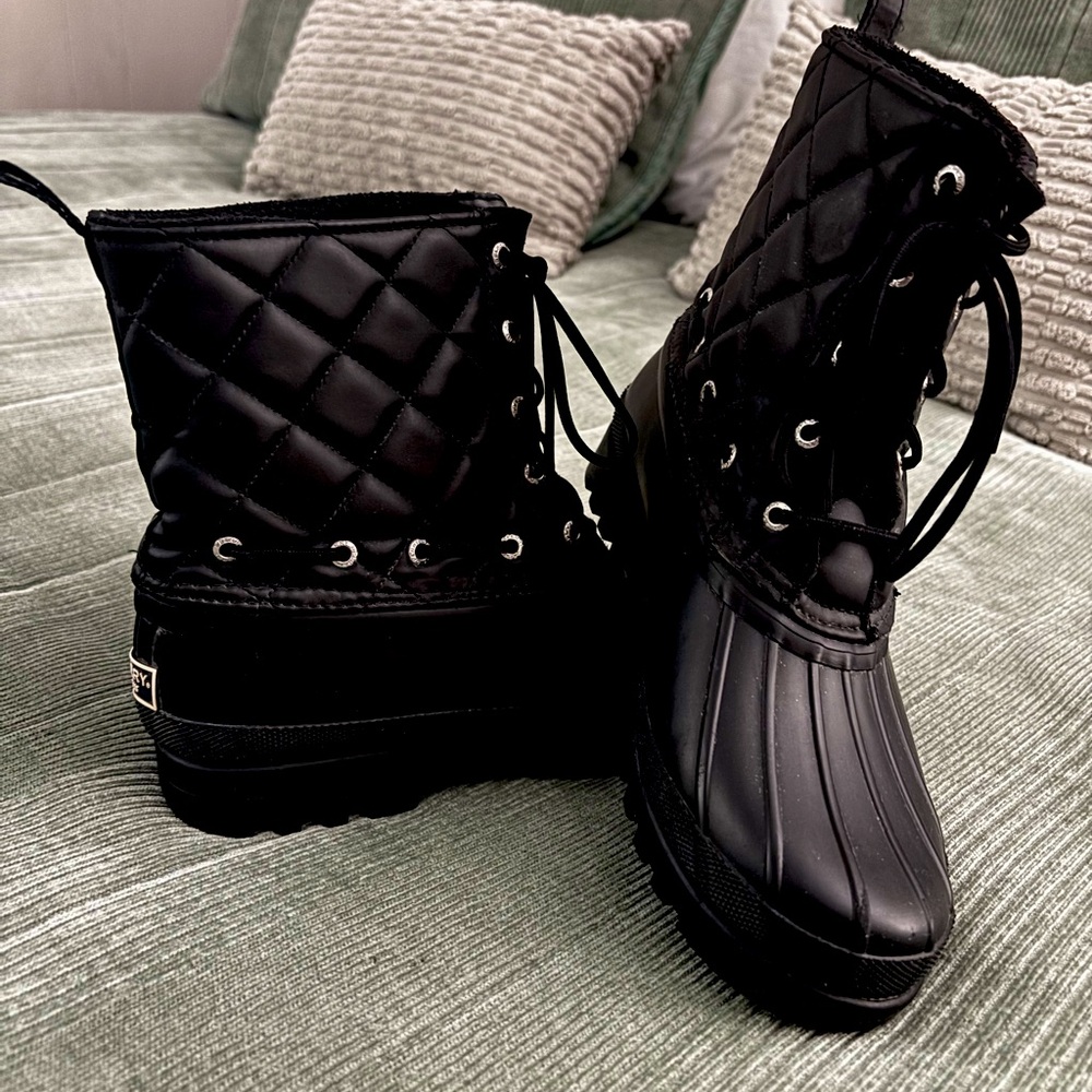 Sperrys black top slider gosling boots